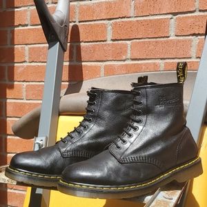 Dr. Martens 1460 8 Eyelet Derby Boot 10US 9UK